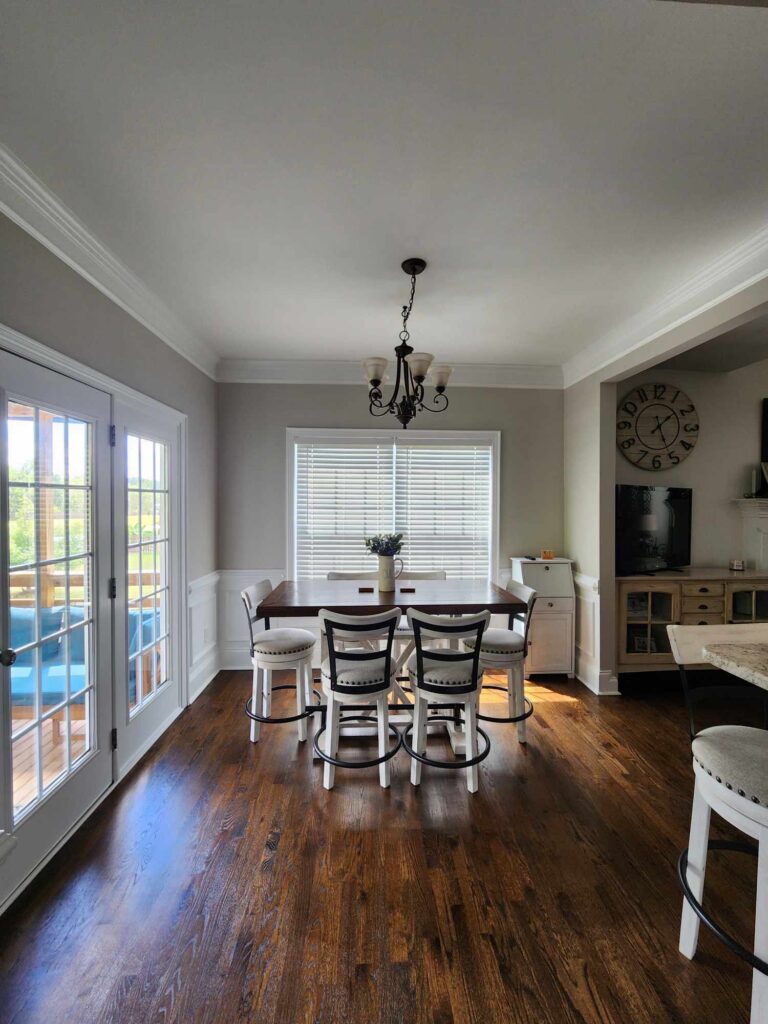 Dining room with dark hardwood floors